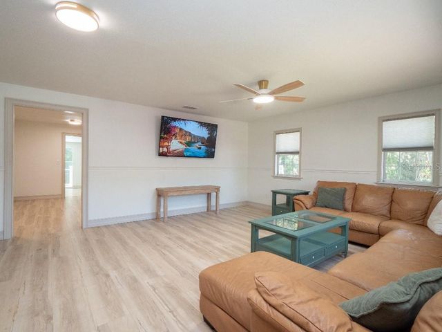 403 E CAROLINA AVENUE, Plant City, FL 33563