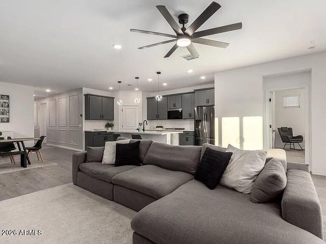 4455 W MOUNTAIN LAURAL Drive, San Tan Valley, AZ 85144
