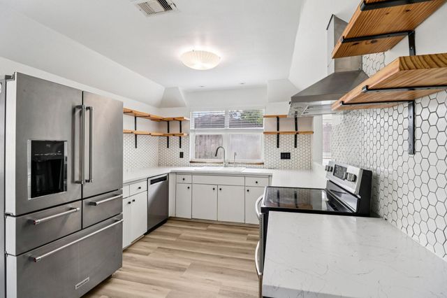 11906 Rowood Drive, Houston, TX 77070