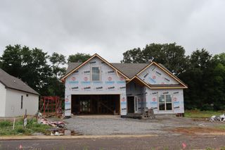 718 Southern Pine Trl, Clarksville, TN 37043