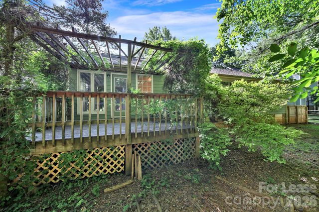 3421 Crescent Knoll Drive, Matthews, NC 28105