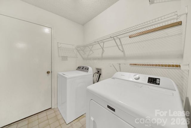 3421 Crescent Knoll Drive, Matthews, NC 28105