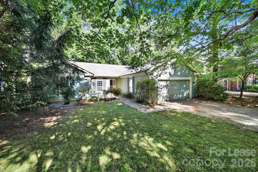 3421 Crescent Knoll Drive, Matthews, NC 28105