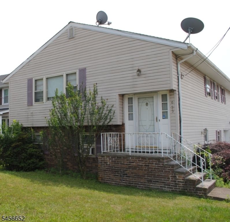633 Totowa Rd, Totowa Boro, NJ 07512 — photo 2