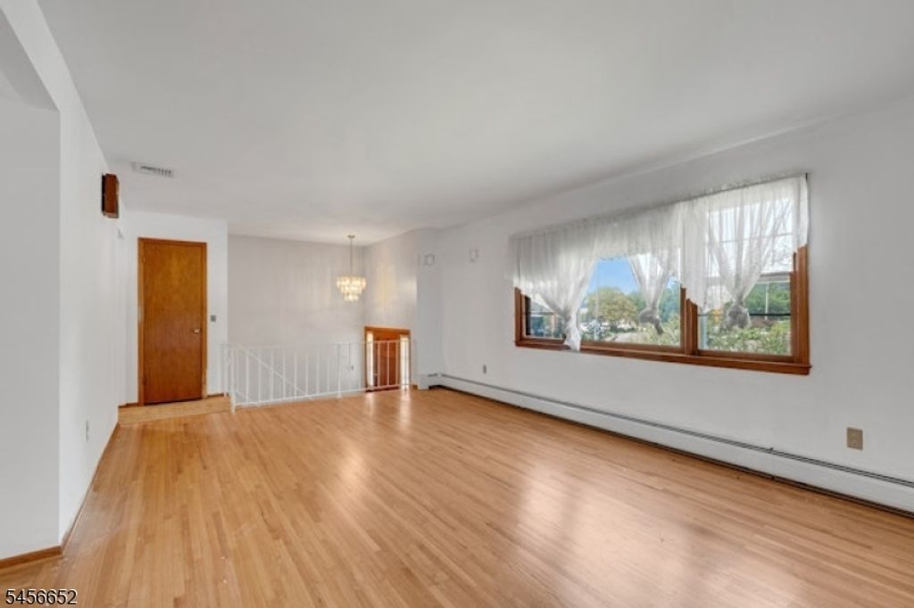 633 Totowa Rd, Totowa Boro, NJ 07512 — photo 3