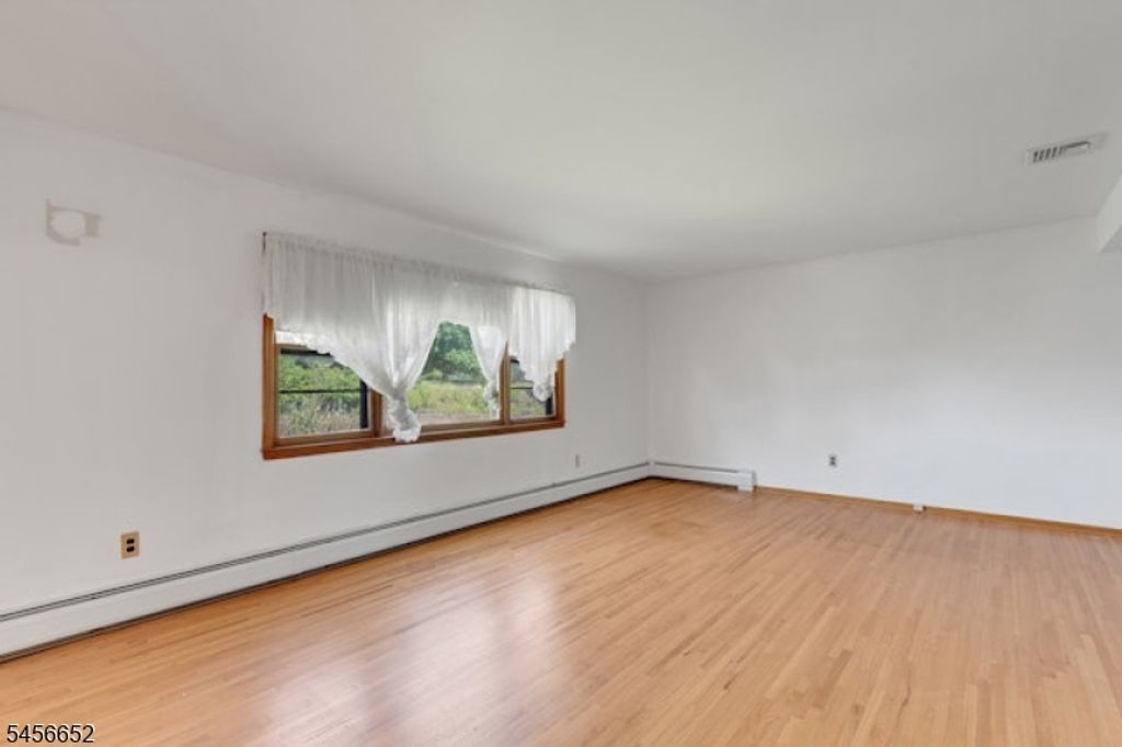 633 Totowa Rd, Totowa Boro, NJ 07512 — photo 4
