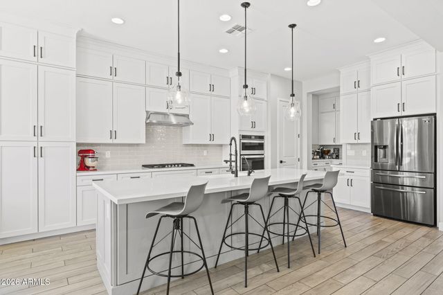 10339 E TOPAZ Avenue, Mesa, AZ 85212