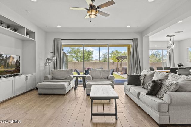 10339 E TOPAZ Avenue, Mesa, AZ 85212