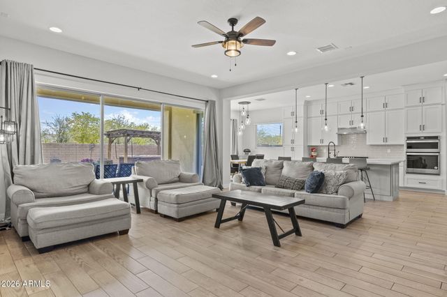 10339 E TOPAZ Avenue, Mesa, AZ 85212