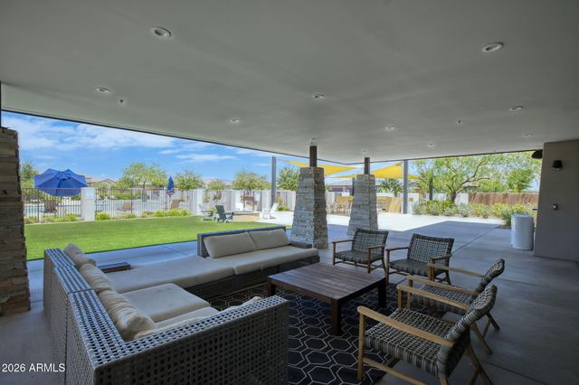 10339 E TOPAZ Avenue, Mesa, AZ 85212