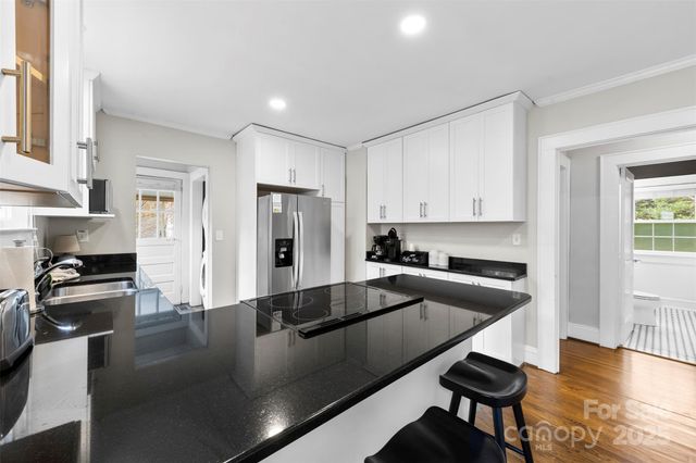 403 Hillcrest Avenue, Gastonia, NC 28052