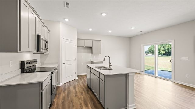 2207 Hackberry Street, Springfield, OH 45505