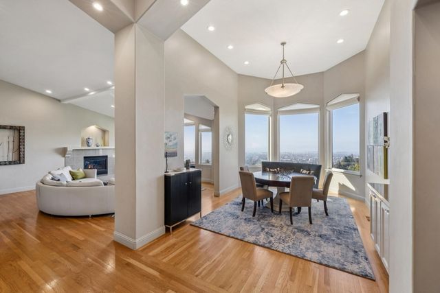 1426 1426 Grand View Dr, Berkeley, CA 94705