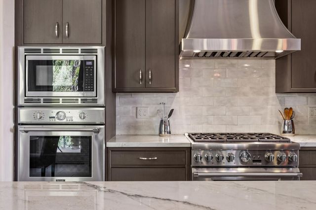 1426 1426 Grand View Dr, Berkeley, CA 94705