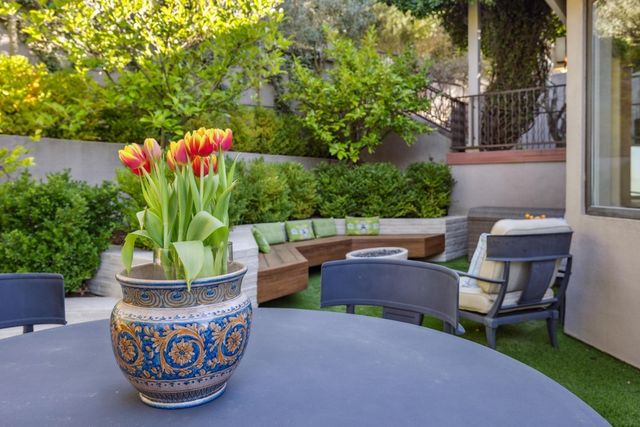 1426 1426 Grand View Dr, Berkeley, CA 94705