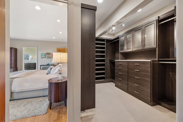 1426 1426 Grand View Dr, Berkeley, CA 94705