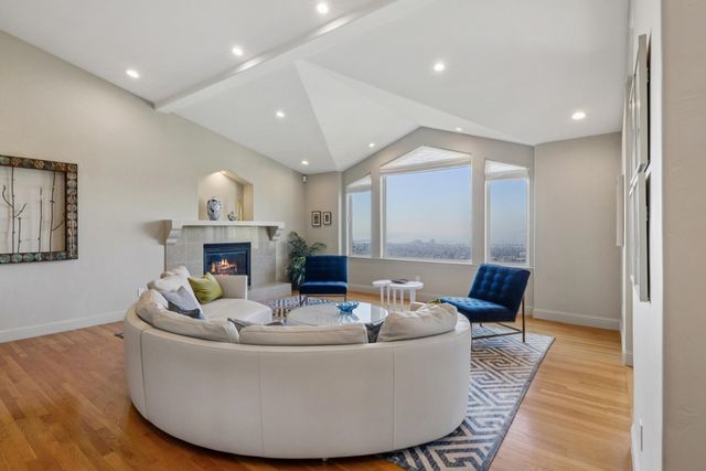 1426 1426 Grand View Dr, Berkeley, CA 94705