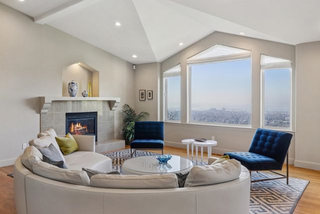 1426 1426 Grand View Dr, Berkeley, CA 94705