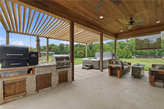 13885 N Mount Olive Road, Gravette, AR 72736
