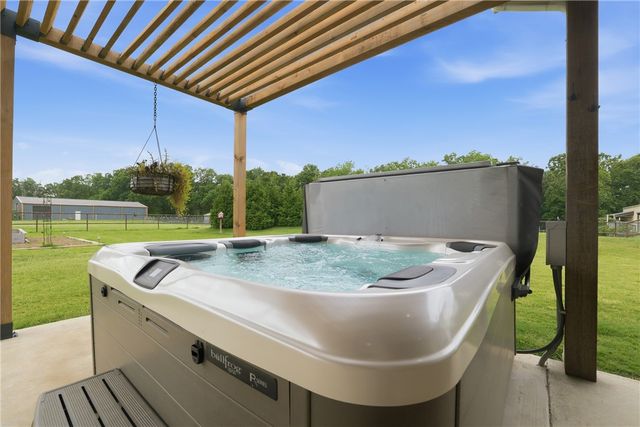 13885 N Mount Olive Road, Gravette, AR 72736