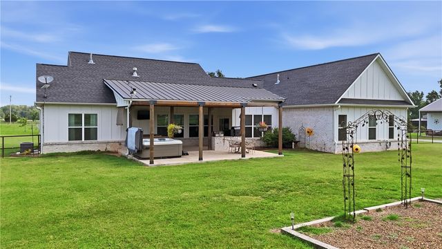 13885 N Mount Olive Road, Gravette, AR 72736