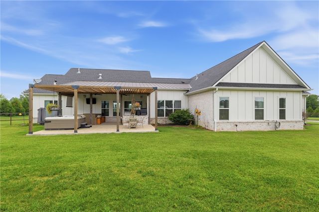 13885 N Mount Olive Road, Gravette, AR 72736
