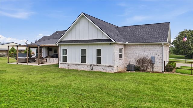 13885 N Mount Olive Road, Gravette, AR 72736