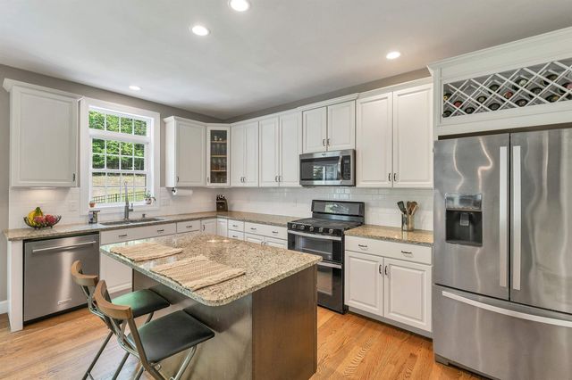 20 Overlook Drive, Dunbarton, NH 03046
