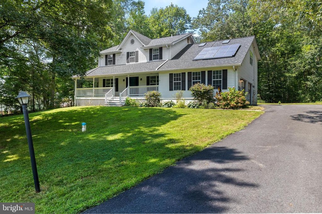 8992 HILLARY CT, La Plata, MD 20646