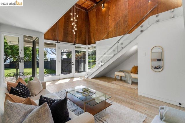 6715 Canyon Trail, El Cerrito, CA 94530