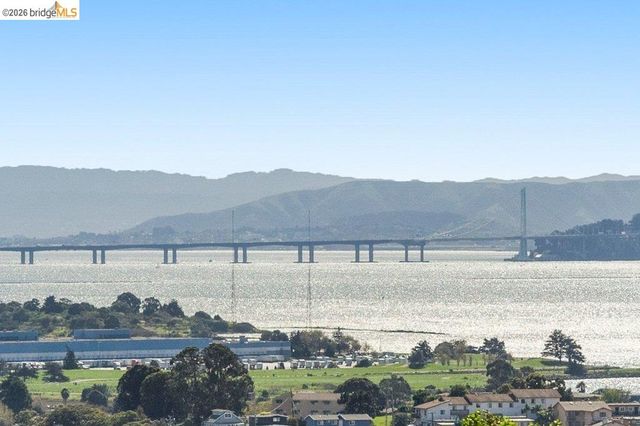 6715 Canyon Trail, El Cerrito, CA 94530