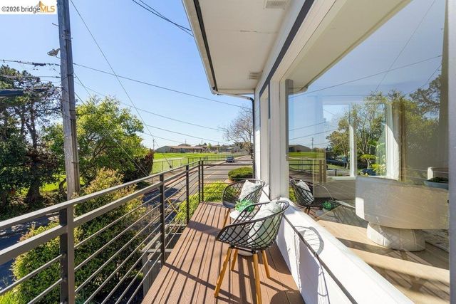 6715 Canyon Trail, El Cerrito, CA 94530