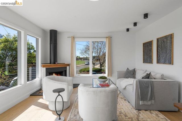 6715 Canyon Trail, El Cerrito, CA 94530