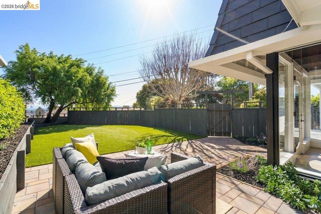 6715 Canyon Trail, El Cerrito, CA 94530