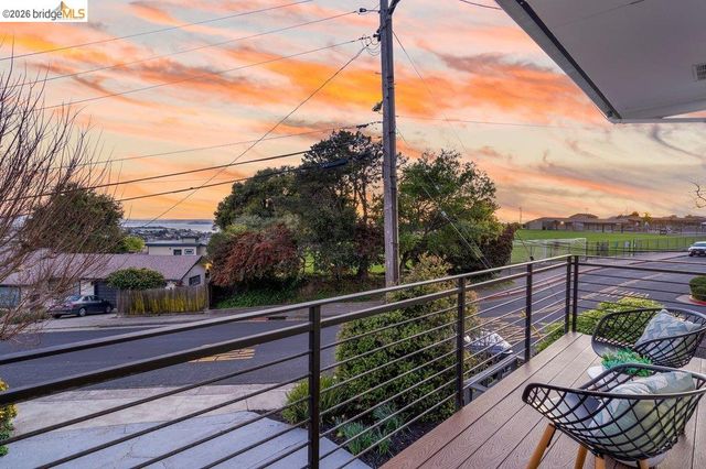 6715 Canyon Trail, El Cerrito, CA 94530