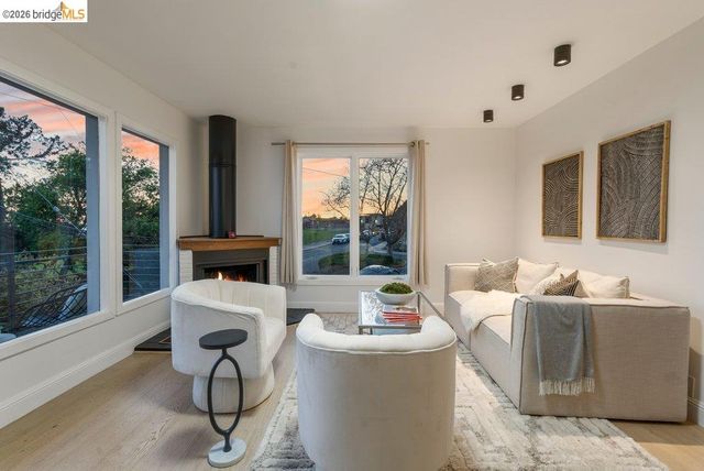 6715 Canyon Trail, El Cerrito, CA 94530