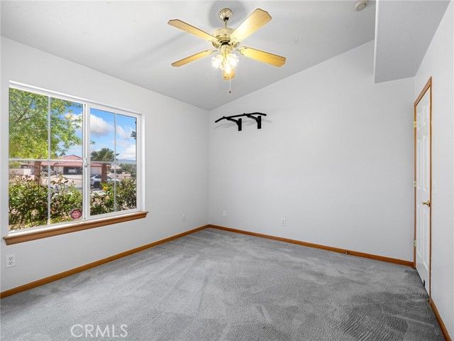 19224 Roanoke, Apple Valley, CA 92307