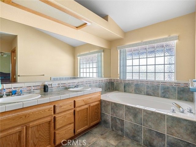 19224 Roanoke, Apple Valley, CA 92307