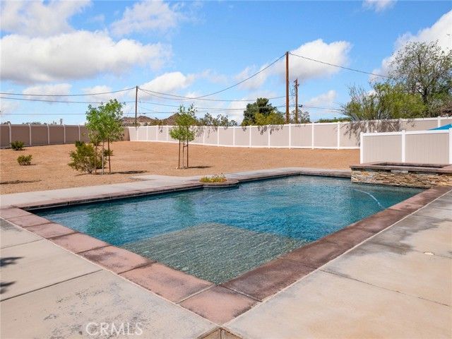 19224 Roanoke, Apple Valley, CA 92307