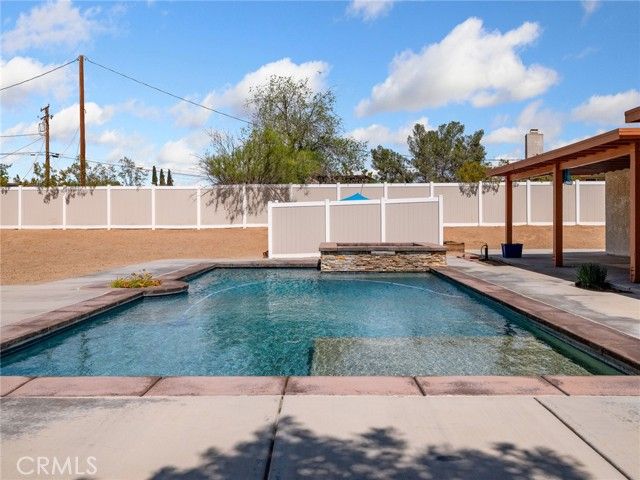 19224 Roanoke, Apple Valley, CA 92307