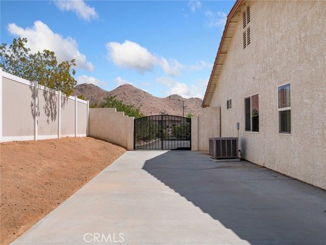 19224 Roanoke, Apple Valley, CA 92307