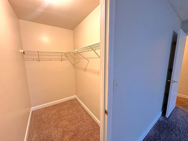 8 Gant Circle D, Streamwood, IL 60107