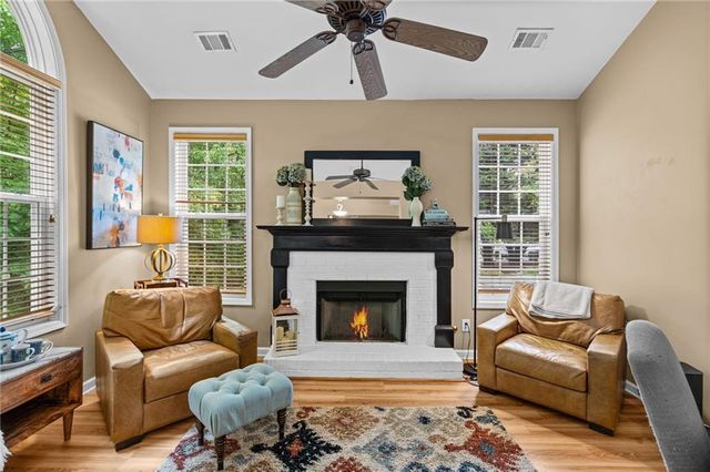 5910 Lake Windsor Parkway, Buford, GA 30518