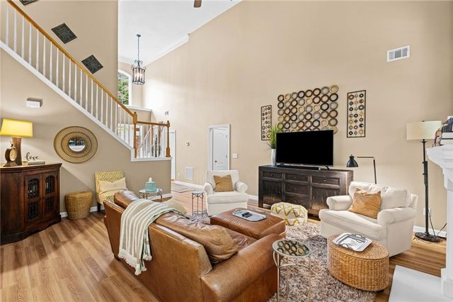 5910 Lake Windsor Parkway, Buford, GA 30518