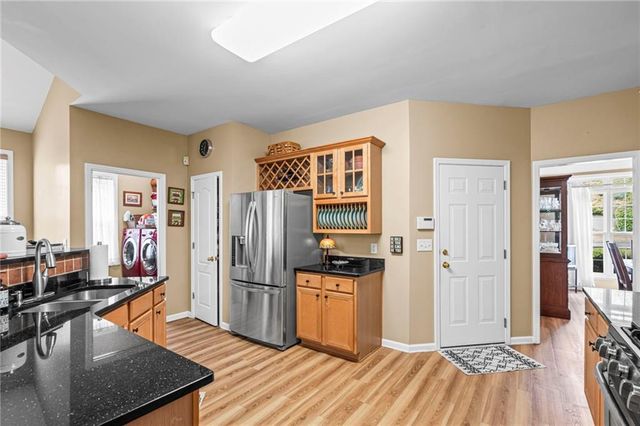 5910 Lake Windsor Parkway, Buford, GA 30518