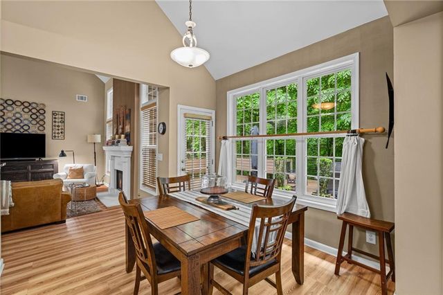 5910 Lake Windsor Parkway, Buford, GA 30518