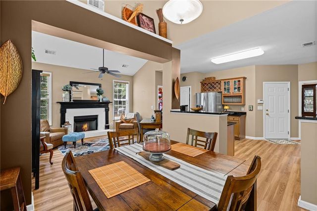 5910 Lake Windsor Parkway, Buford, GA 30518