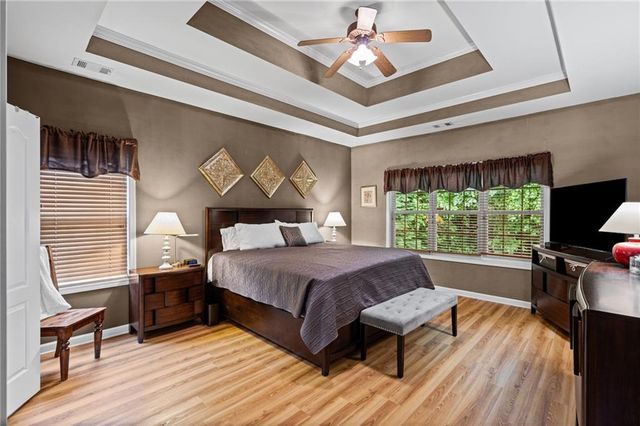 5910 Lake Windsor Parkway, Buford, GA 30518