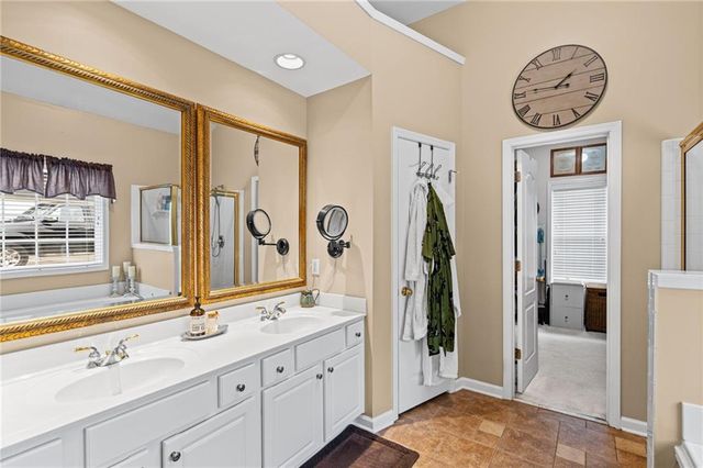 5910 Lake Windsor Parkway, Buford, GA 30518