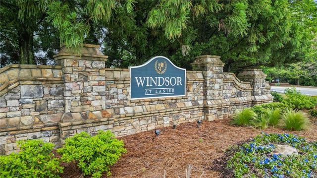 5910 Lake Windsor Parkway, Buford, GA 30518